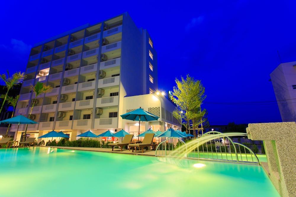 Recenta Phuket Suanluang Hotel Exterior photo