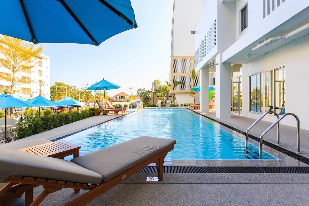 Recenta Phuket Suanluang Hotel Exterior photo