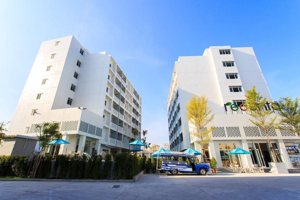 Recenta Phuket Suanluang Hotel Exterior photo