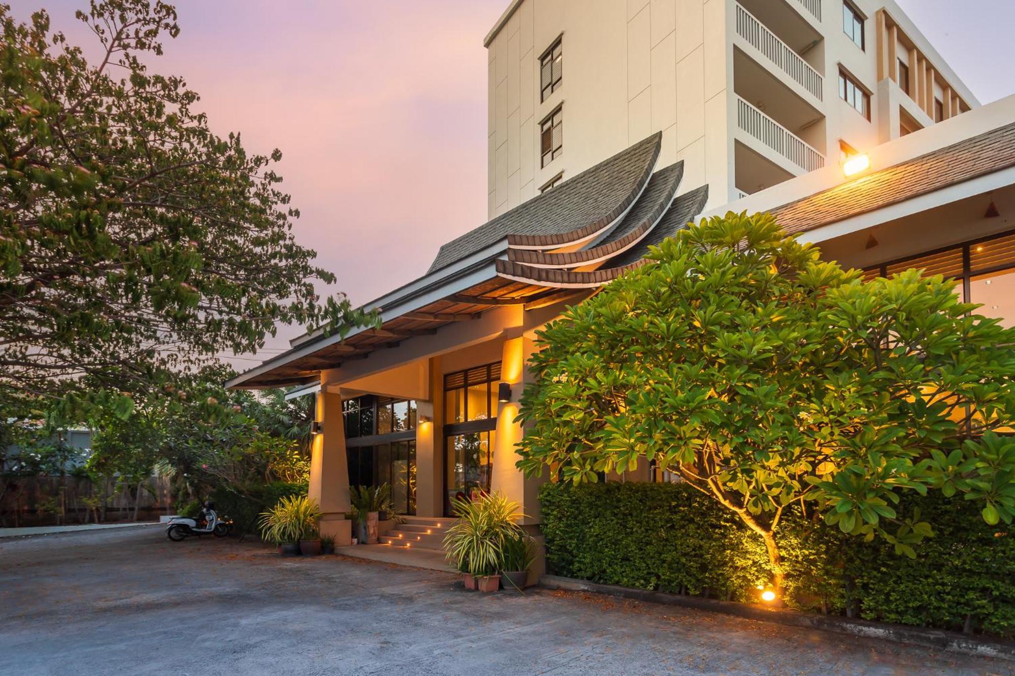 Recenta Phuket Suanluang Hotel Exterior photo